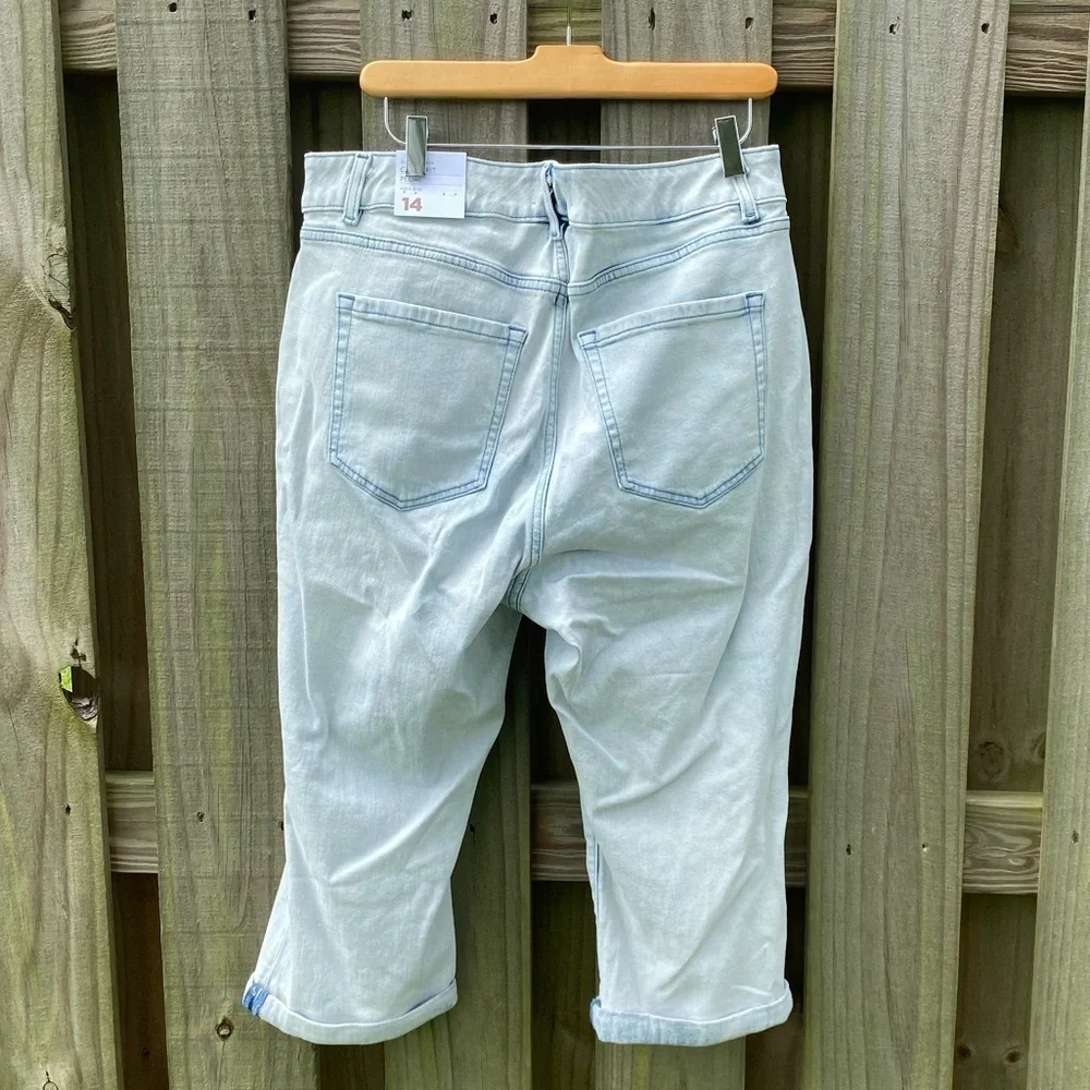 Lane Bryant Curvy Fit Acid Wash Pedal Jeans NWT